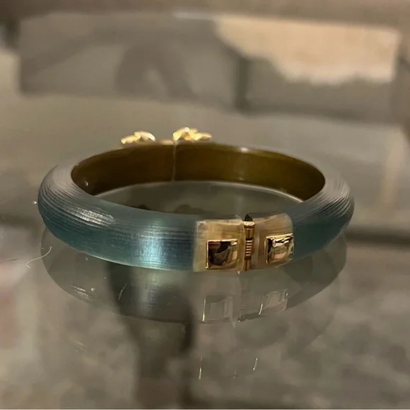 Alexis Bittar Jardin Mystere Blue Carved Lucite and Crystal Flower Accents - Picture 2 of 5